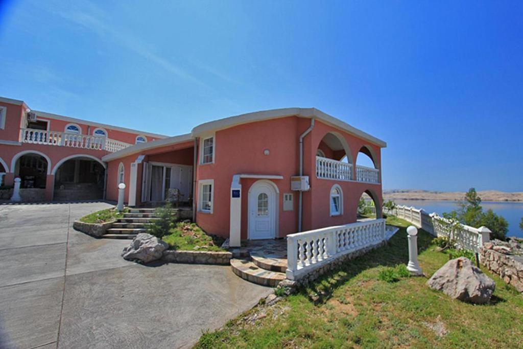 Villa Lilly 2 Цезарица Екстериор снимка
