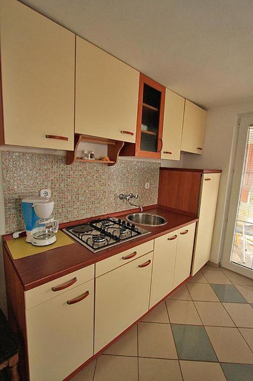 Villa Lilly 2 Цезарица Екстериор снимка
