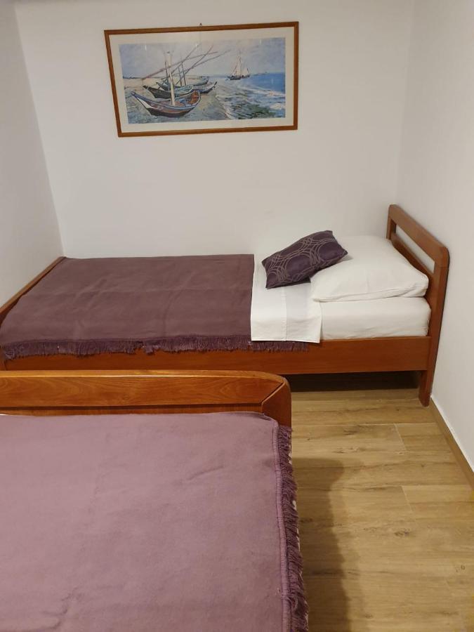 Villa Lilly 2 Цезарица Екстериор снимка
