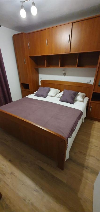 Villa Lilly 2 Цезарица Екстериор снимка